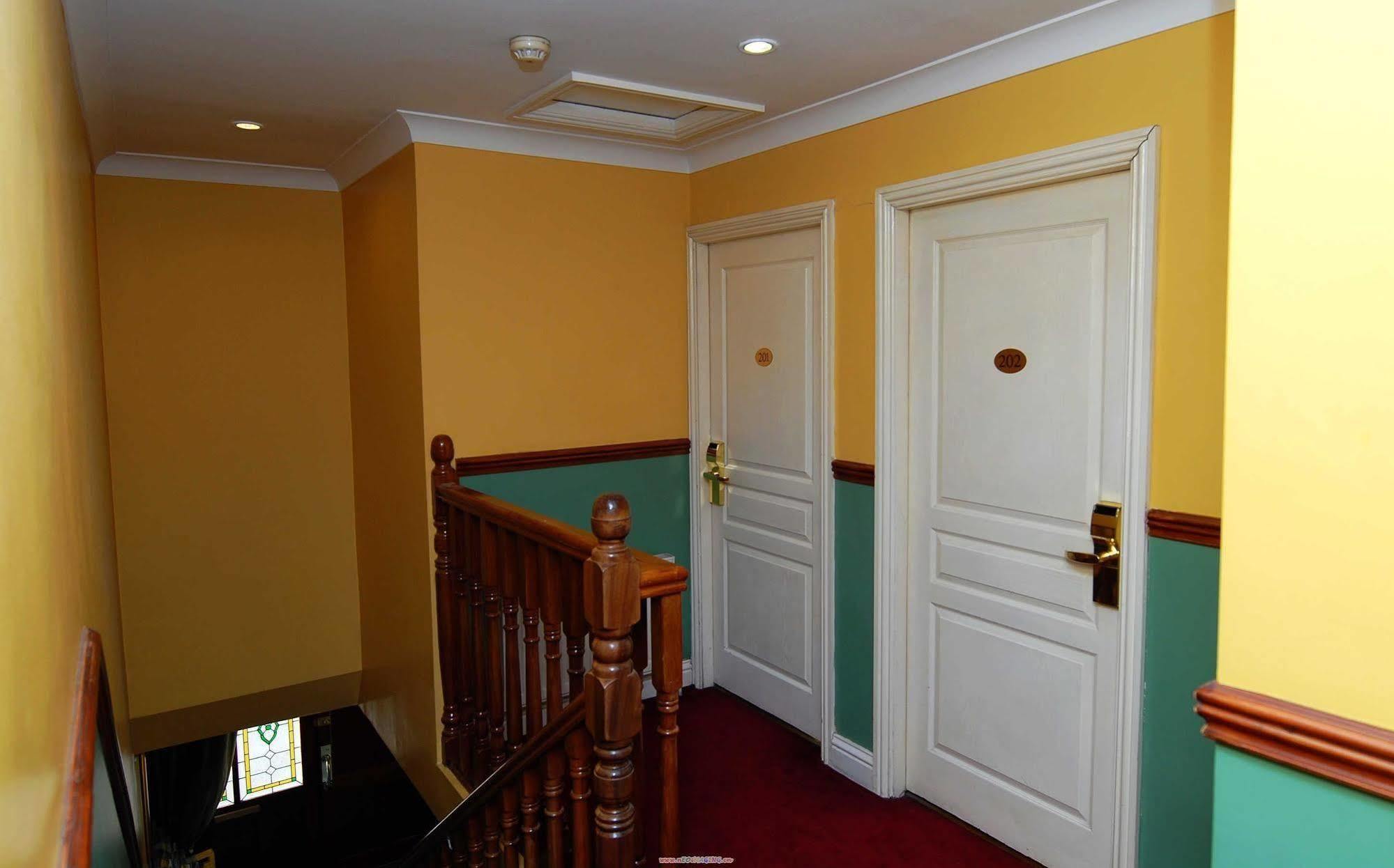 Palmerstown Pensión 3*